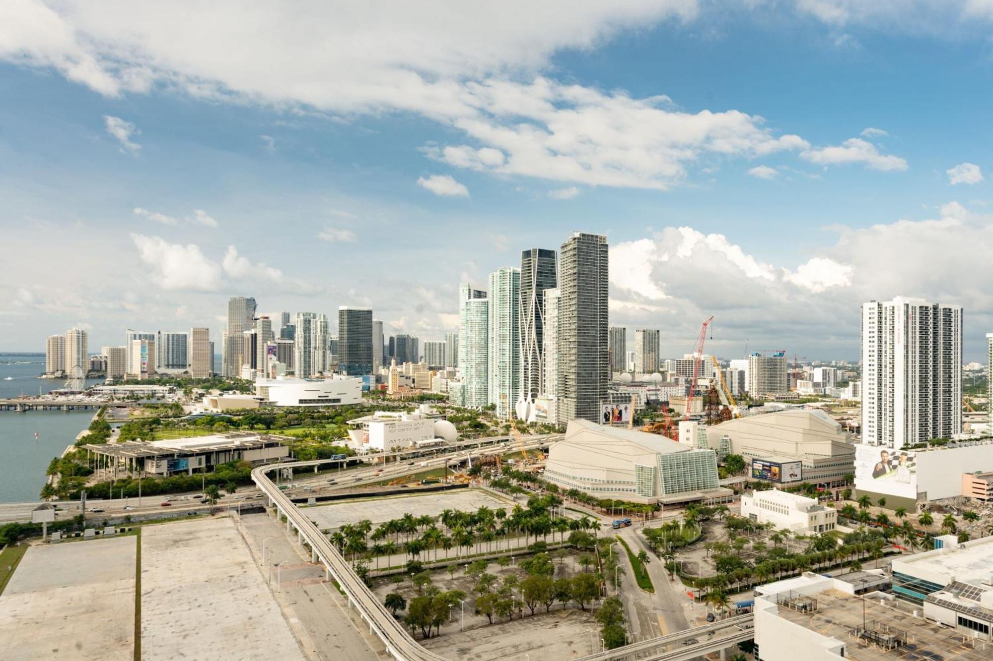 Готель Miami Marriott Biscayne Bay Екстер'єр фото